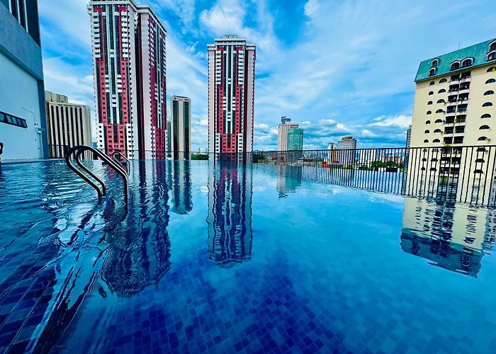 Chamber Suites Klcc By Moonlight