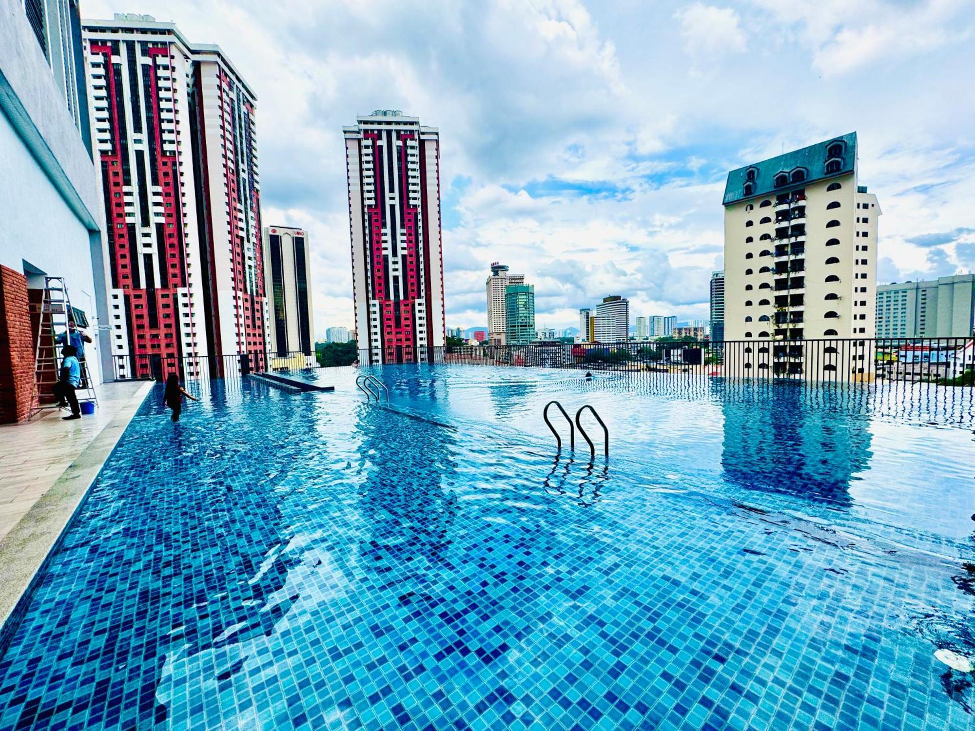 Pangsapuri Chamber Klcc By Moonlight *