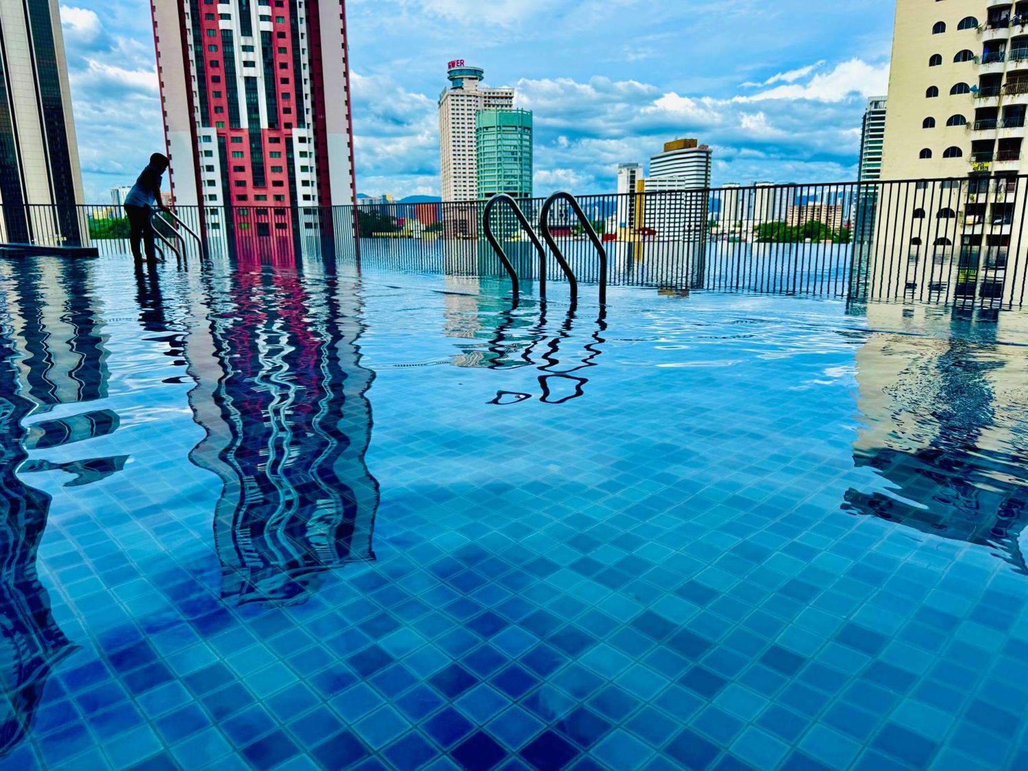 Pangsapuri Chamber Klcc By Moonlight *