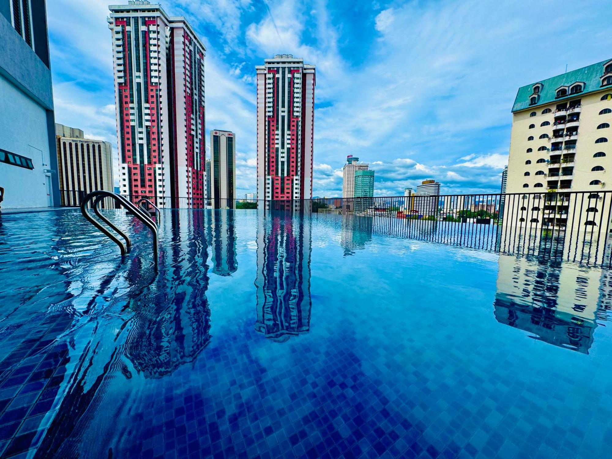 Chamber Klcc By Moonlight Pangsapuri Kuala Lumpur