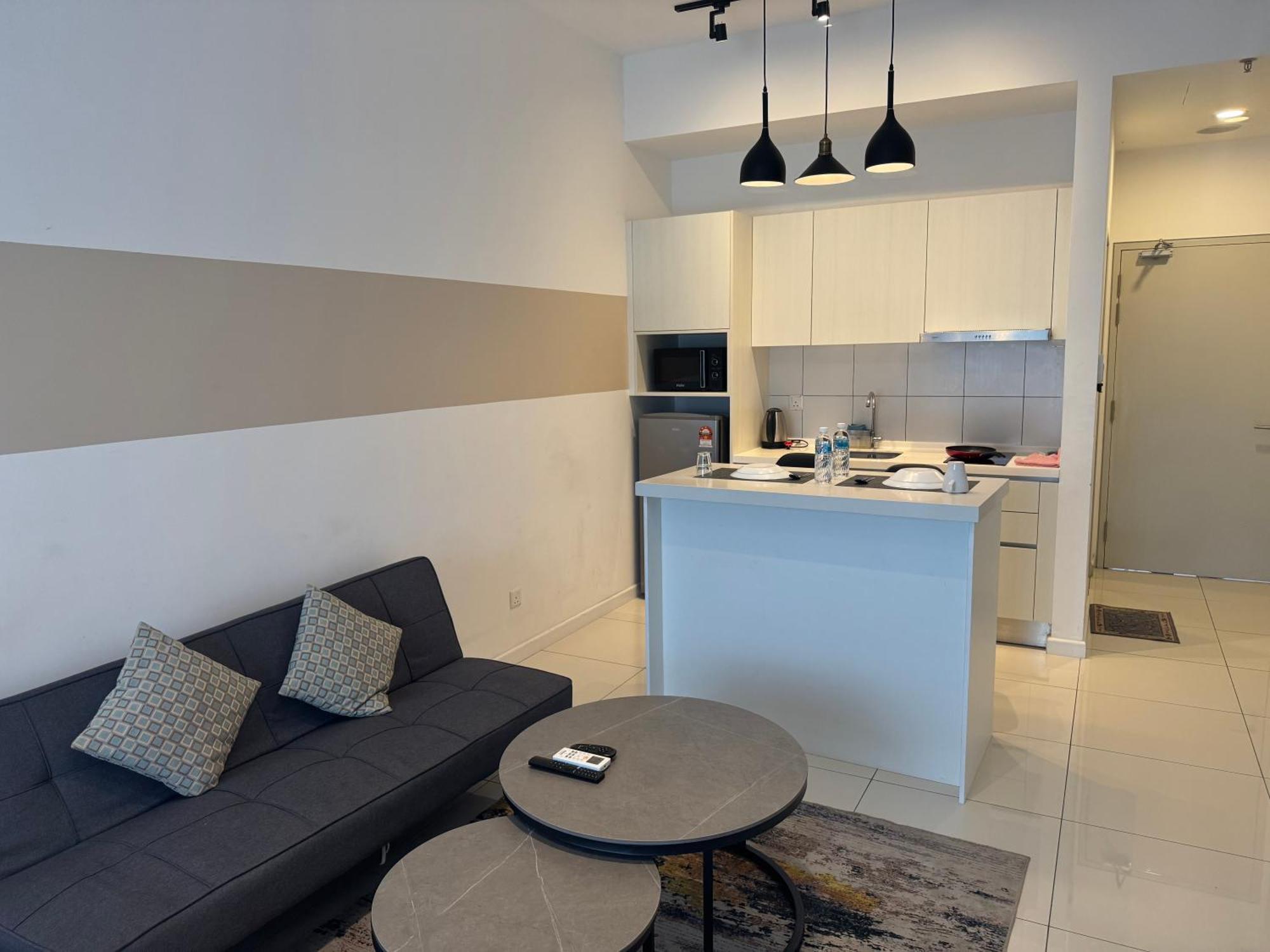 Apartment Chamber Klcc By Moonlight *