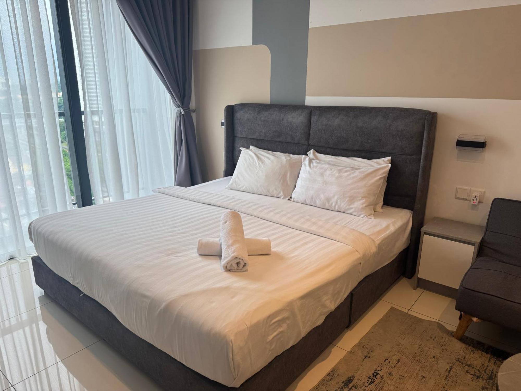 Apartment Chamber Klcc By Moonlight Kuala Lumpur